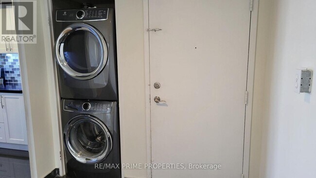 4450 Tucana Ct in Mississauga, ON - Building Photo - Building Photo