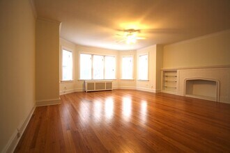 6439 N Leavitt St, Unit 1N in Chicago, IL - Building Photo - Building Photo