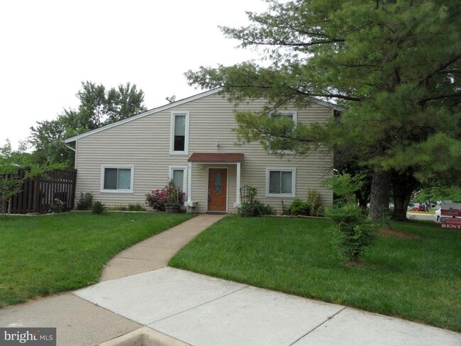 21 Monarch Dr in Sterling, VA - Building Photo - Building Photo