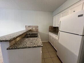 11500 Meadow Ln in Stafford, TX - Building Photo - Building Photo