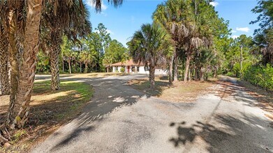 4661 5th Ave SW in Naples, FL - Building Photo - Building Photo