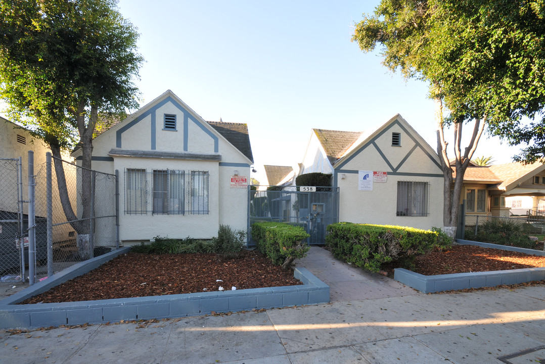 W 47th Street Apartments in Los Angeles, CA - Building Photo