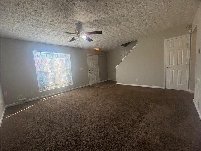 5863 Strathmoor Manor Cir in Lithonia, GA - Building Photo - Building Photo