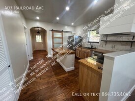 407 Railroad Ave in Rutherfordton, NC - Building Photo