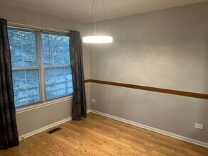 1147 N Red Oak Cir in Round Lake Beach, IL - Building Photo - Building Photo