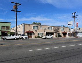 Laurel Grove Terrace in Valley Village, CA - Building Photo - Building Photo