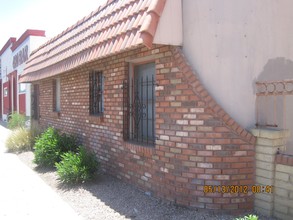 Beautiful One Bedroom One Bathroom in Chandler, AZ - Building Photo - Building Photo