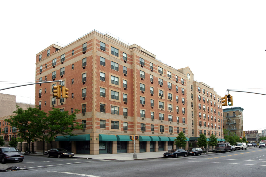 Harriet Tubman Gardens in New York, NY - Foto de edificio