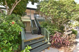 1510 Pelican Point Dr, Unit BA168 in Sarasota, FL - Building Photo