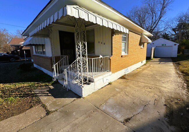 830 Stratford Rd in Memphis, TN - Building Photo - Building Photo