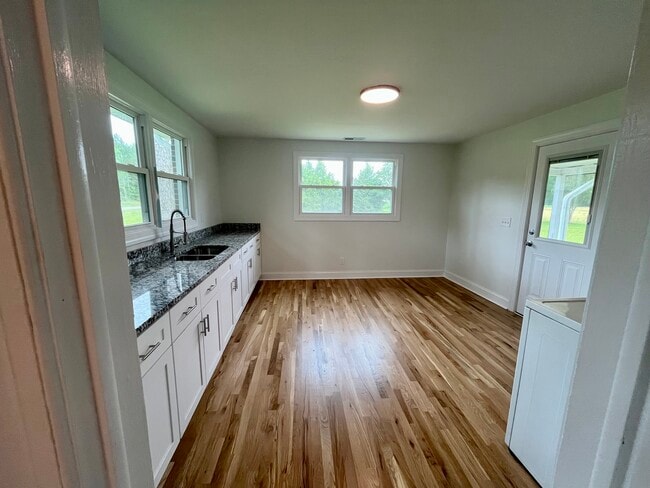 3798 Penderlea Hwy in Watha, NC - Building Photo - Building Photo