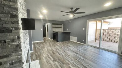 2314 Garden Park Ct in Arlington, TX - Building Photo - Building Photo