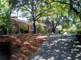 5887 Arboretum Dr, Unit Executive Carriage House in Los Altos, CA - Building Photo