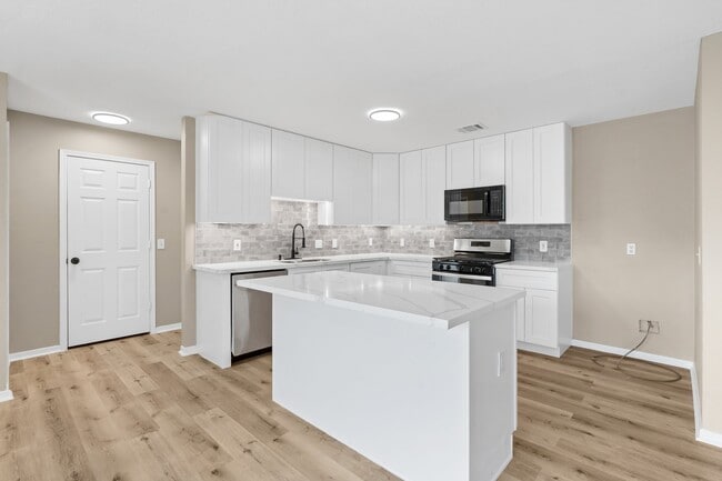 19222 Wading River Dr