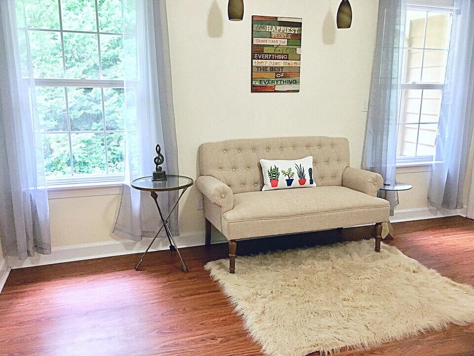 1019 Teakwood Cove in Lawrenceville, GA - Building Photo