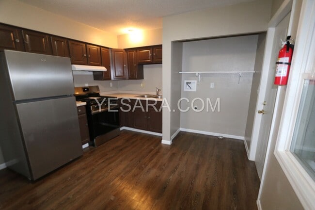 103-103 Hayes Ct in Burlington, IA - Building Photo - Building Photo