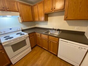 96 Powers St in Milford, NH - Building Photo - Building Photo