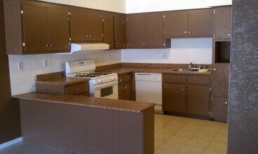 1027 Oxford Dr, Unit D in Redlands, CA - Building Photo - Building Photo