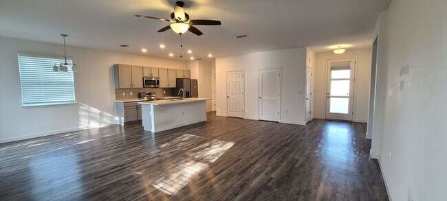 435 Lakeview Rd photo'