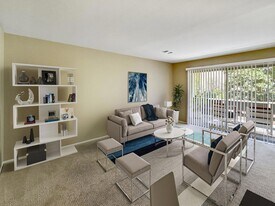317 Poe St in Palo Alto, CA - Building Photo