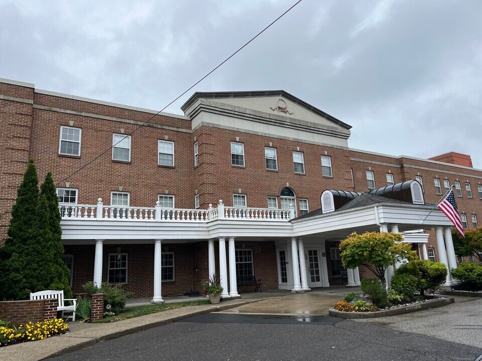 59 Courtland Ave in Stamford, CT - Building Photo