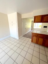 1318 W Winn Dr, Unit D in Upland, CA - Foto de edificio - Building Photo