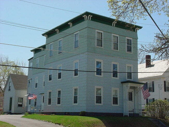 148 Pine St, Unit #3 in Fitchburg, MA - Building Photo - Building Photo