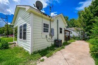 3319 Holman St photo'