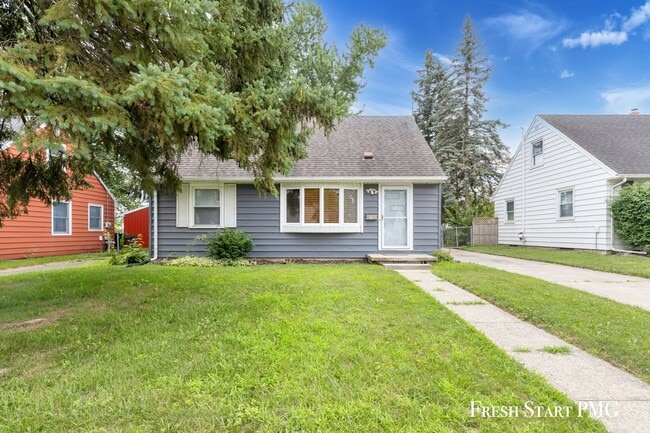 property at 820 E Greenlawn Ave