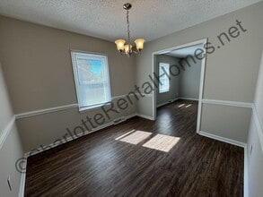 7209 Tall Tree Ln in Charlotte, NC - Building Photo - Building Photo