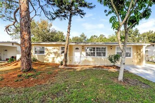 3632 Stokes Dr in Sarasota, FL - Building Photo