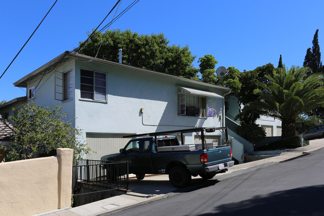 La Mesa Village Apartments in La Mesa, CA - Building Photo - Building Photo