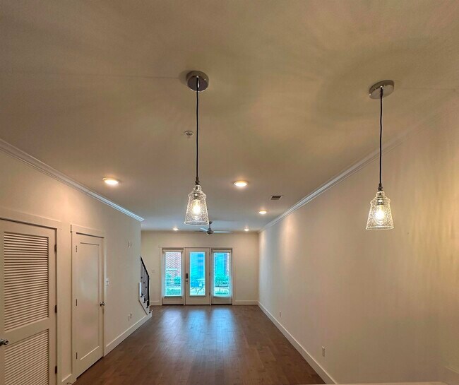 1619 Monroe Ave in Memphis, TN - Building Photo - Building Photo