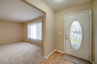 46 Ingleshire Rd in Montgomery, IL - Building Photo - Building Photo