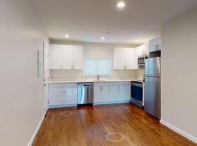 50 Kent St, Unit 1B in Brookline, MA - Building Photo