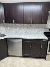 3129 Oakland Shores Dr, Unit Apt A111 in Oakland Park, FL - Building Photo - Building Photo