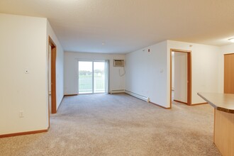 Pelican Heights Apartments in Detroit Lakes, MN - Building Photo - Building Photo