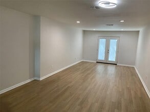 875 Wax Myrtle Ln in Houston, TX - Building Photo - Building Photo