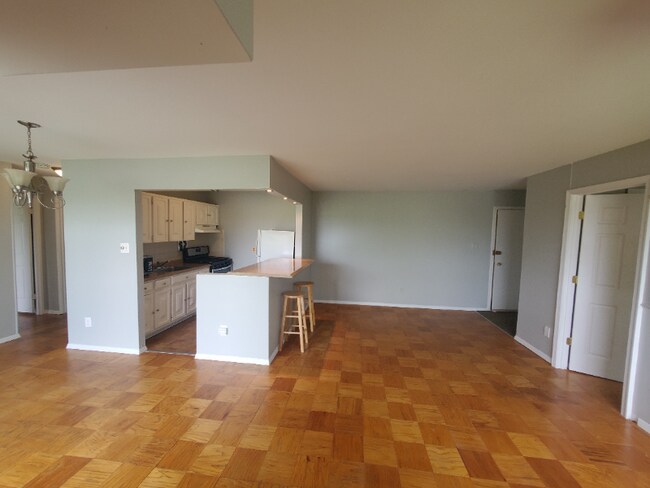 8002 Le Havre Pl-Unit -16 in Falls Church, VA - Building Photo - Building Photo