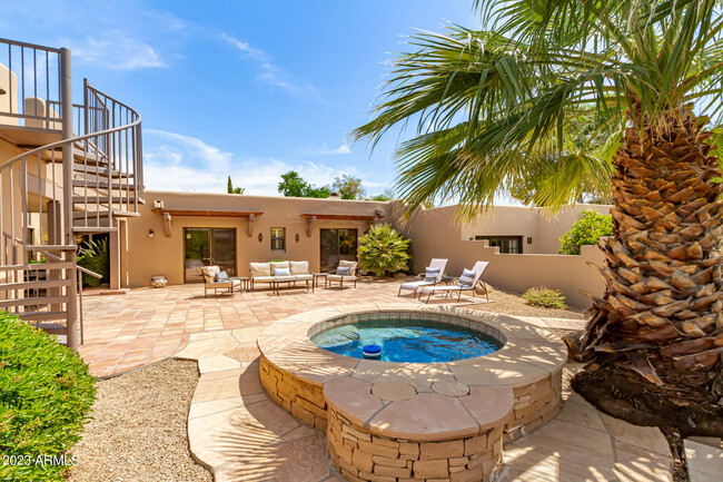 1063 N Boulder Dr in Carefree, AZ - Foto de edificio - Building Photo
