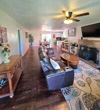 3910 Churn Crk Rd in Redding, CA - Building Photo - Building Photo