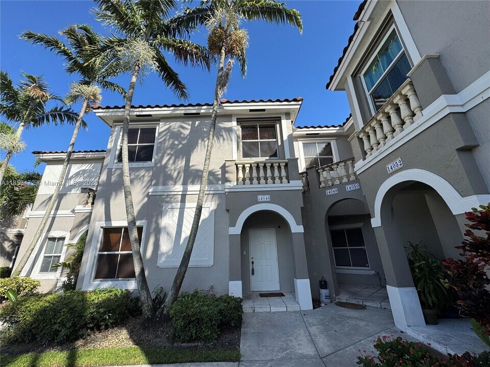 14046 SW 49th St in Miramar, FL - Building Photo