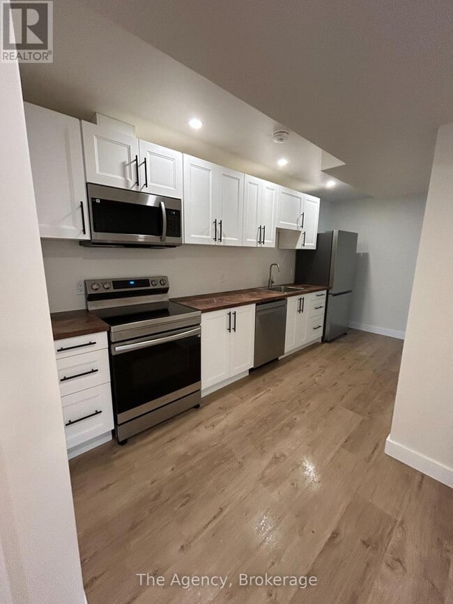 144 Woodchester Ave in Bracebridge, ON - Building Photo - Building Photo