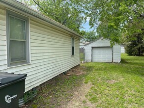 127 Fairview Ave in Newton, KS - Building Photo - Building Photo