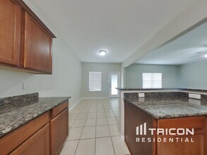 2123 Golden Topaz Dr in Rosharon, TX - Building Photo - Building Photo