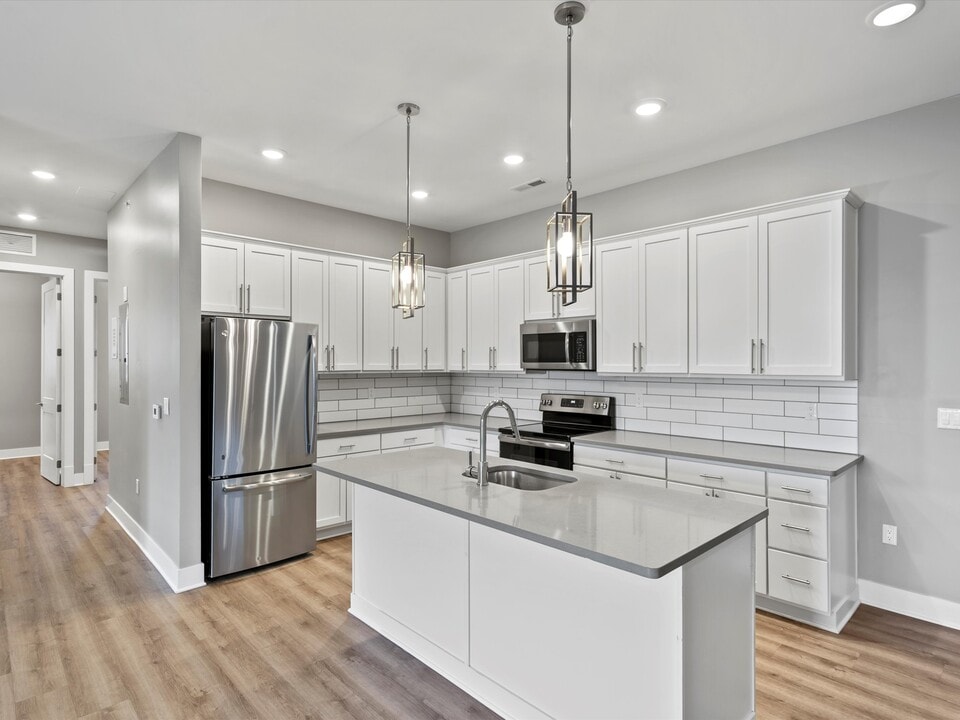 Cedar Valley Luxury Apartments in Rochester Hills, MI - Foto de edificio