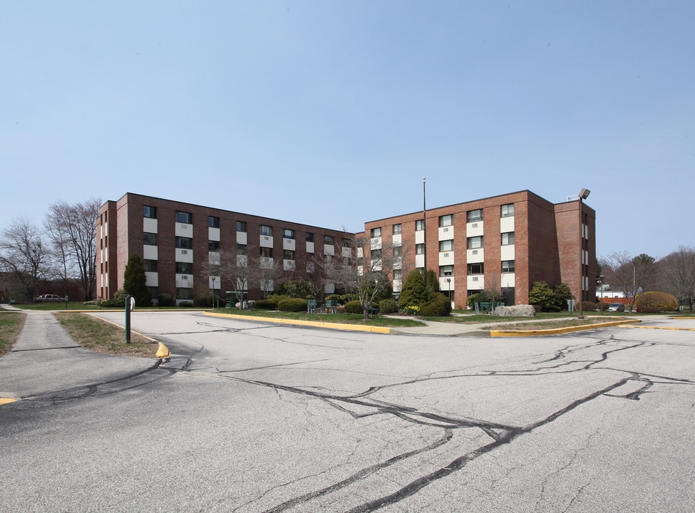 Poquonnock Village Senior and Family Housing in Groton, CT - Foto de edificio