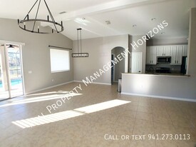 15683 Lemon Fish Dr in Lakewood Ranch, FL - Foto de edificio - Building Photo