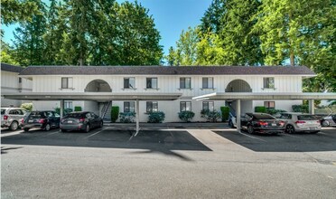 12515 NE 117th Pl in Kirkland, WA - Building Photo - Building Photo