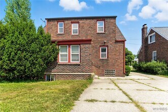 841 Cleveland Dr in Buffalo, NY - Building Photo - Building Photo